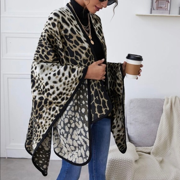 Leopard asymmetrical hem poncho cape cardigan - Picture 4 of 5